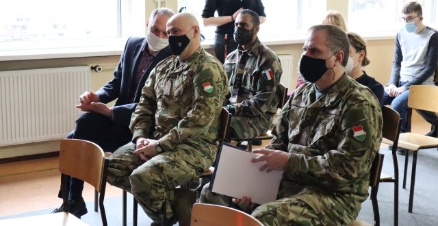 Prezent od Przyjaciół z NATO