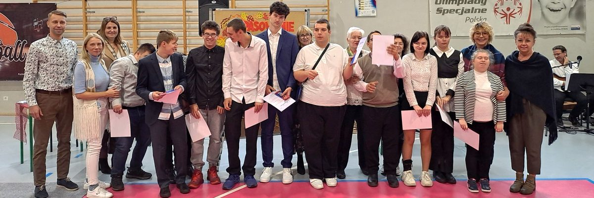 Pasowanie na ucznia klasy pierwszej Szkoły Przysposabiającej do Pracy nr 3