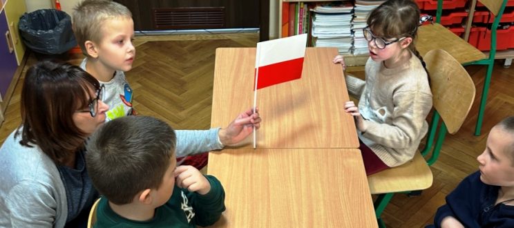 Lekcja patriotyczna w klasach 1a i 1b