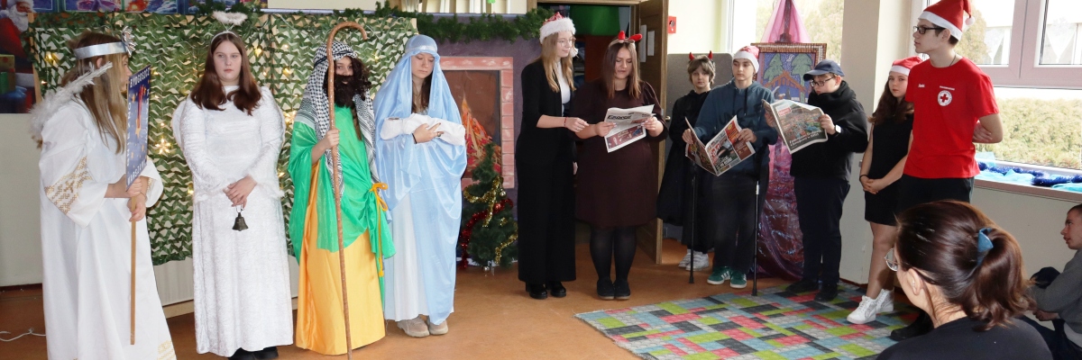 Jasełka w wykonaniu młodzieży ze Szkoły Podstawowe nr 10