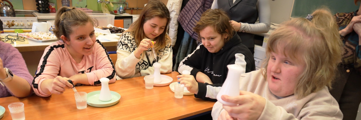 Młodzi chemicy – – lekcja otwarta w ramach KMO