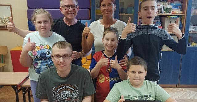 AAC-CYFROWE W BUDOWANIU FUNKCJONALNEJ KOLEŻEŃSKIEJ ROZMOWY