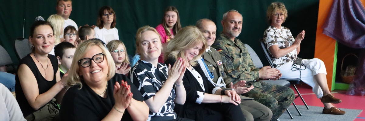 Prezenty od Centrum Szkolenia Sił Połączonych NATO