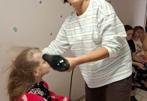 „Włosomaniaczki w Internacie – Twoja droga do zdrowych i pięknych włosów”